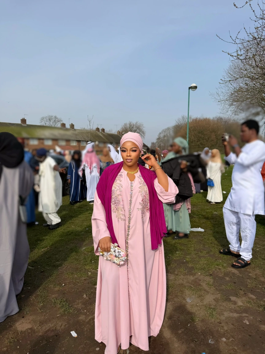 The BEADED PINKKY ABAYA [FREE SIZE]